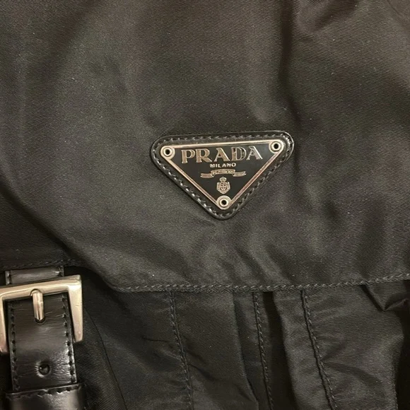 Prada - Picture 2 of 4